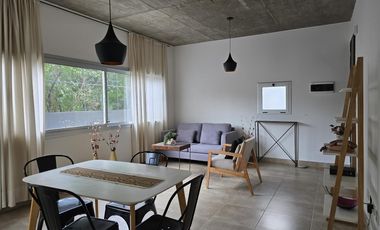 Venta departamento dos ambientes con patio, edificio Art Gallery Office, Pilar.