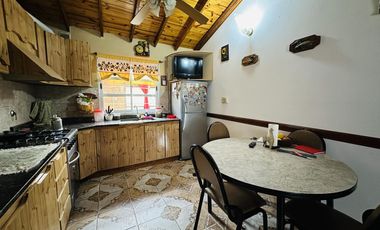Casa 3 ambientes + Departamento 3 ambientes !!!