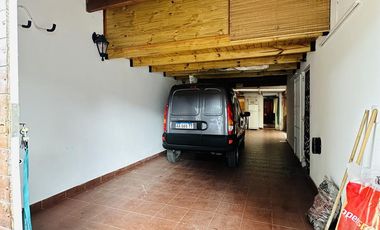 Casa 3 ambientes + Departamento 3 ambientes !!!