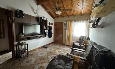 Casa 3 ambientes + Departamento 3 ambientes !!!