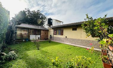 Casa 3 ambientes + Departamento 3 ambientes !!!