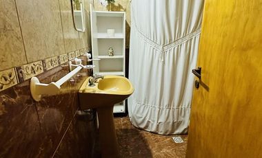 Casa 3 ambientes + Departamento 3 ambientes !!!