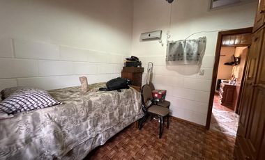 Casa 3 ambientes + Departamento 3 ambientes !!!