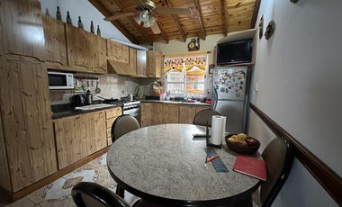 Casa 3 ambientes + Departamento 3 ambientes !!!