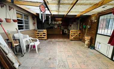 Casa 3 ambientes + Departamento 3 ambientes !!!