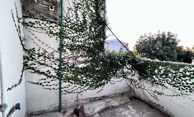 Casa en  venta de 4 ambientes con patio, parrilla y cochera - Wilde