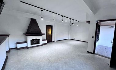 Casa en  venta de 4 ambientes con patio, parrilla y cochera - Wilde