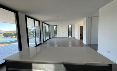 San Matías - Área 1 | Venta | Casa moderna a la laguna, de 5 amb con pileta