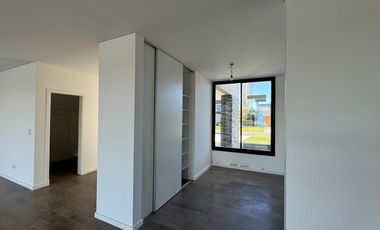 San Matías - Área 1 | Venta | Casa moderna a la laguna, de 5 amb con pileta