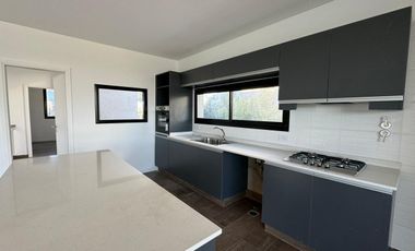 San Matías - Área 1 | Venta | Casa moderna a la laguna, de 5 amb con pileta