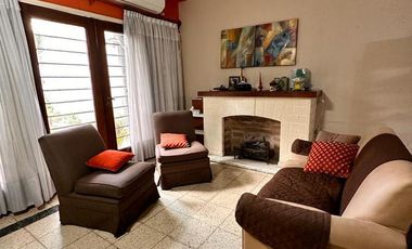 Amplia casa de 5 dormitorios con galería y pileta, Av. Roca al 1000, Barrio Sur