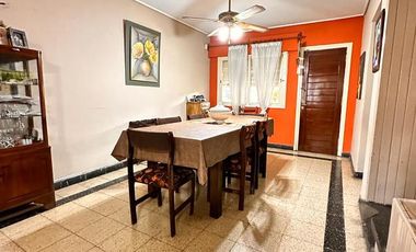 Amplia casa de 5 dormitorios con galería y pileta, Av. Roca al 1000, Barrio Sur