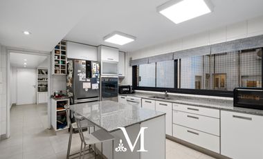 Piso en torre Belgrano, 5 ambientes, 2 cocheras, seg  24 hs presencial, amenities