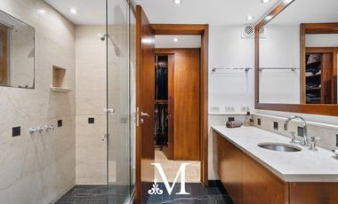 Piso en torre Belgrano, 5 ambientes, 2 cocheras, seg  24 hs presencial, amenities