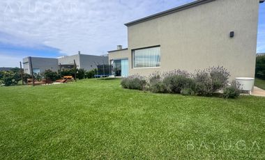 Venta - Casa en Barrio Privado Altos de Campo Grande - Pilar