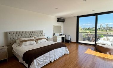 Casa al Golf en el Barrio El Golf. Nordelta