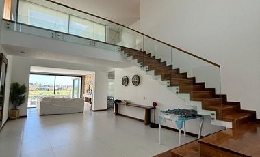Casa al Golf en el Barrio El Golf. Nordelta