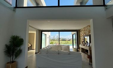 Casa al Golf en el Barrio El Golf. Nordelta