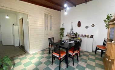 Casa en venta - 2 Dormitorios 1 Baño - 194Mts2 - Berisso