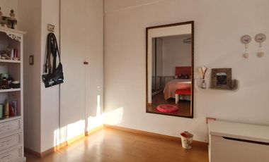 Departamento de 4 Ambientes con Balcón y Cochera en Vicente López - Excelente Ubicación- En Venta