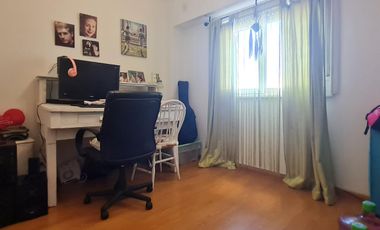 Departamento de 4 Ambientes con Balcón y Cochera en Vicente López - Excelente Ubicación- En Venta