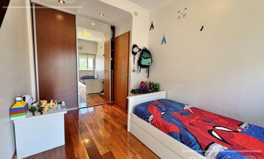 Piso de 4 ambientes a pasos de Plaza Conesa!!