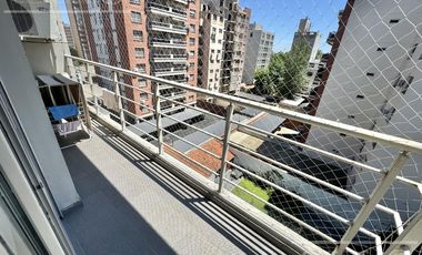 Piso de 4 ambientes a pasos de Plaza Conesa!!