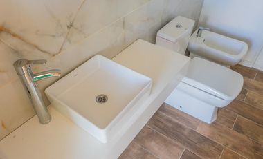 VENTA- Casa 3 Dormitorios con Jardín, Puerto Roldan