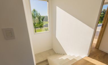 VENTA- Casa 3 Dormitorios con Jardín, Puerto Roldan