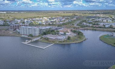 Casa al lago en venta, barrio Costas  - Puertos Escobar