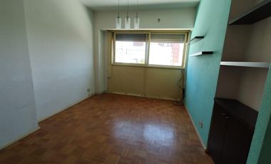 Departamento de 2 ambientes con cochera en muy buen estado - Wilde