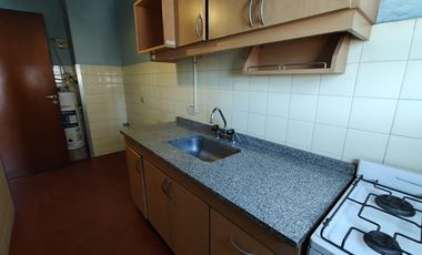 Departamento de 2 ambientes con cochera en muy buen estado - Wilde