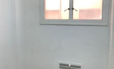 Departamento en  Alquiler de 3 ambientes con dependencia de servicio.