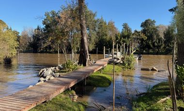 Casa en  venta en el Delta sobre Arroyo Angostura