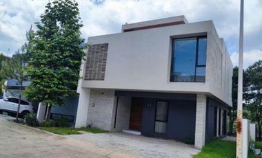 TU CASA EN LOS ROBLES