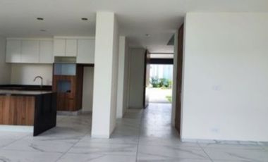 TU CASA EN LOS ROBLES