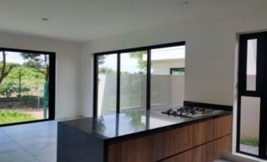 TU CASA EN LOS ROBLES