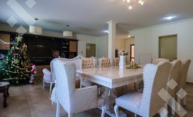 En Venta casa de 3 dormitorios,  con Jardín y Piscina, B° Knudsen, Plottier.