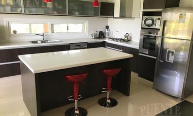 Casa en Santa Juana a la Venta!!