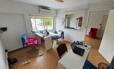 OPORTUNIDAD  OFICINA EN GALERIA OLIVER DE 4 AMBIENTES  EN LOMAS DE ZAMORA ACEPTA VEHICULOS EN PERMUTA