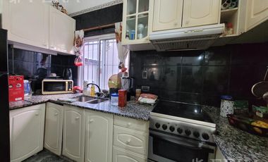 Venta de PH de 4 ambientes con cochera en Quilmes