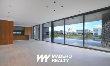 Venta de casa 5 ambientes en El Yacht