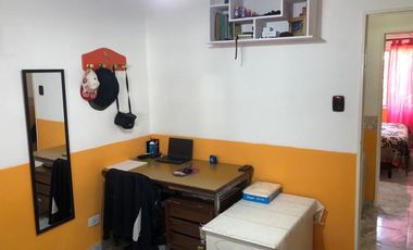 VENTA - Casa 3 dormitorios con casa de huéspedes - José C Paz