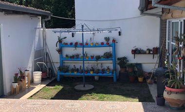 VENTA - Casa 3 dormitorios con casa de huéspedes - José C Paz