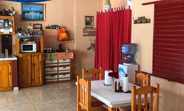 VENTA - Casa 3 dormitorios con casa de huéspedes - José C Paz