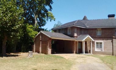 Casa en venta - 3 Dormitorios 3 Baños - Cochera - 1.160Mts2 - Parque Las Naciones, Guernica