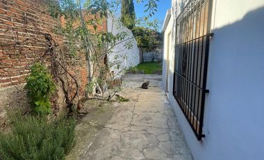 Casa en  venta de 3 ambientes  con lote 8,66 x 43 -Wilde