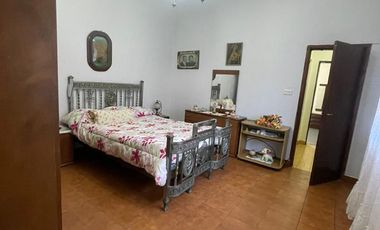 Casa en  venta de 3 ambientes  con lote 8,66 x 43 -Wilde
