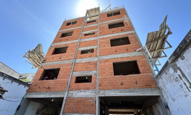 VENTA SEMIPISOS 2 AMB CON COCHERA Y BAULERA EN QUILMES