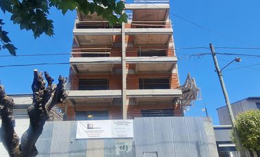 VENTA SEMIPISOS 2 AMB CON COCHERA Y BAULERA EN QUILMES